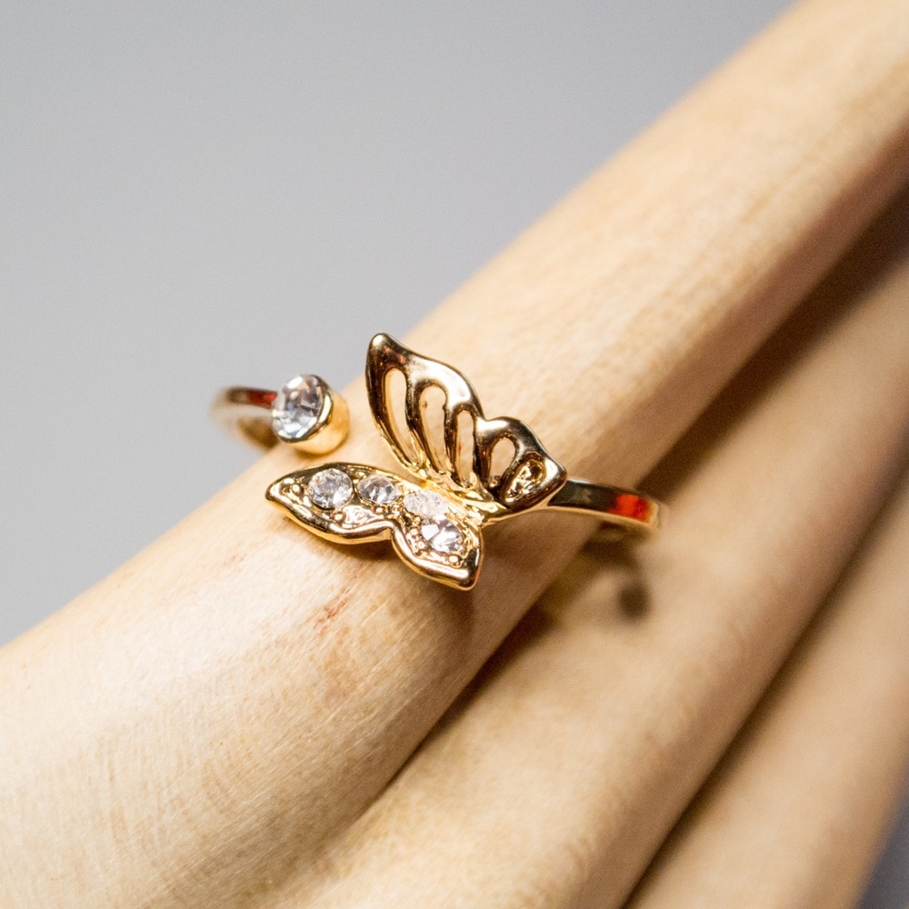 🔸NWT Butterfly Rhinestone Adjustable Ring - Picture 3 of 10